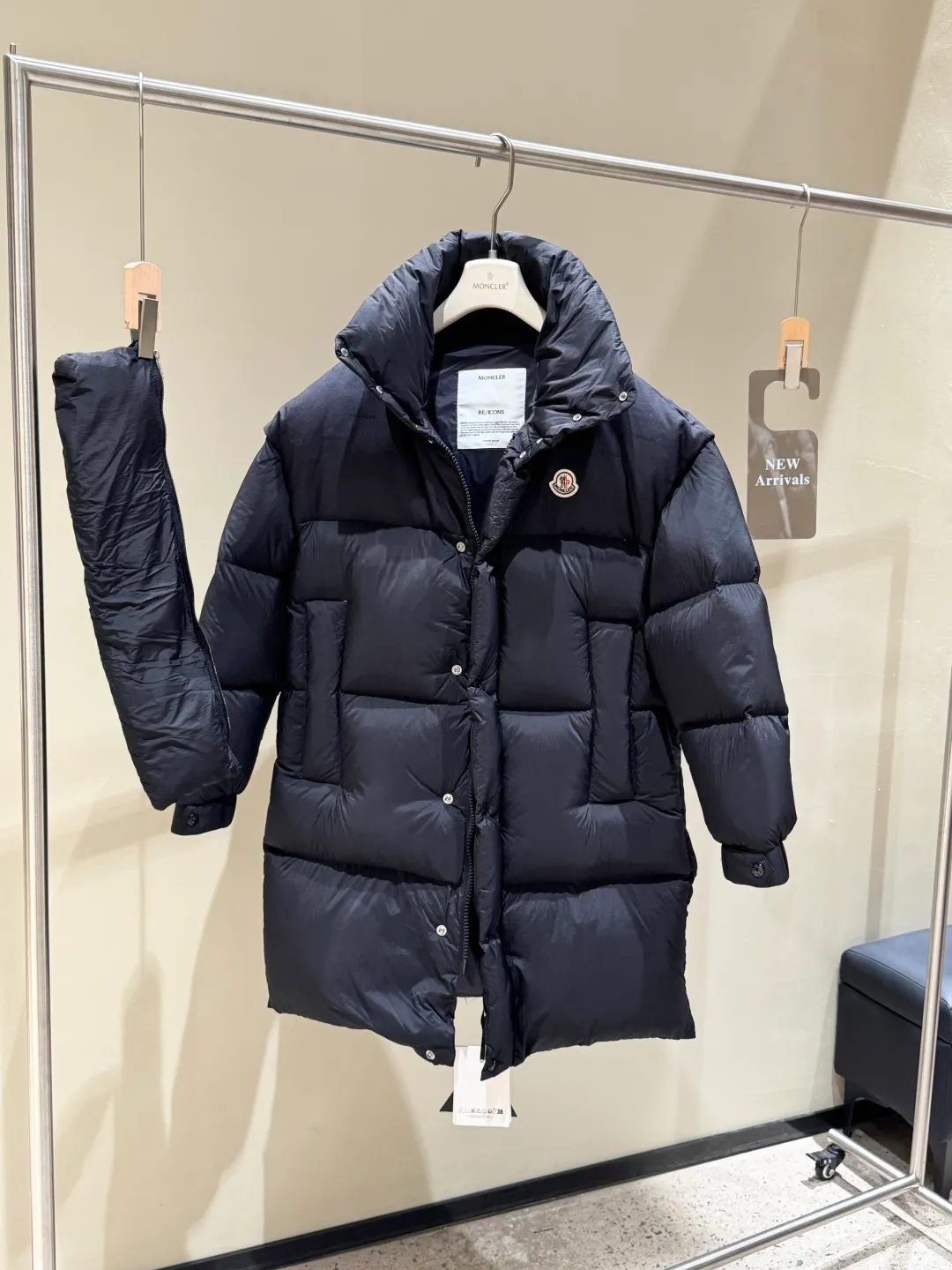 Authentic :【Original Series】（90 ） Moncler / 25𝒔𝒔 Verone ， -40℃， Same Style#T 61# Size：12345 ：Black，Khaki